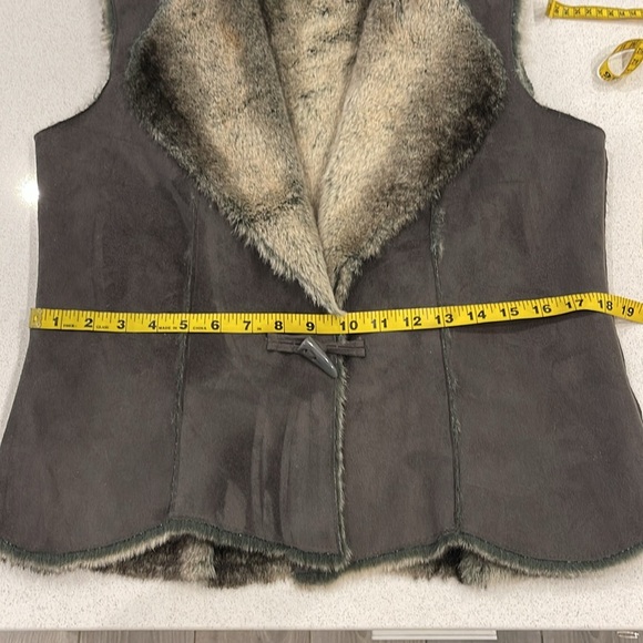 Coldwater Creek Vest Womens Size S Gray Faux Suede Fur Toggle Button Jacket - Picture 8 of 12